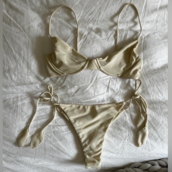 Benoa large Shae top in Lanikai - Picture 1 of 2